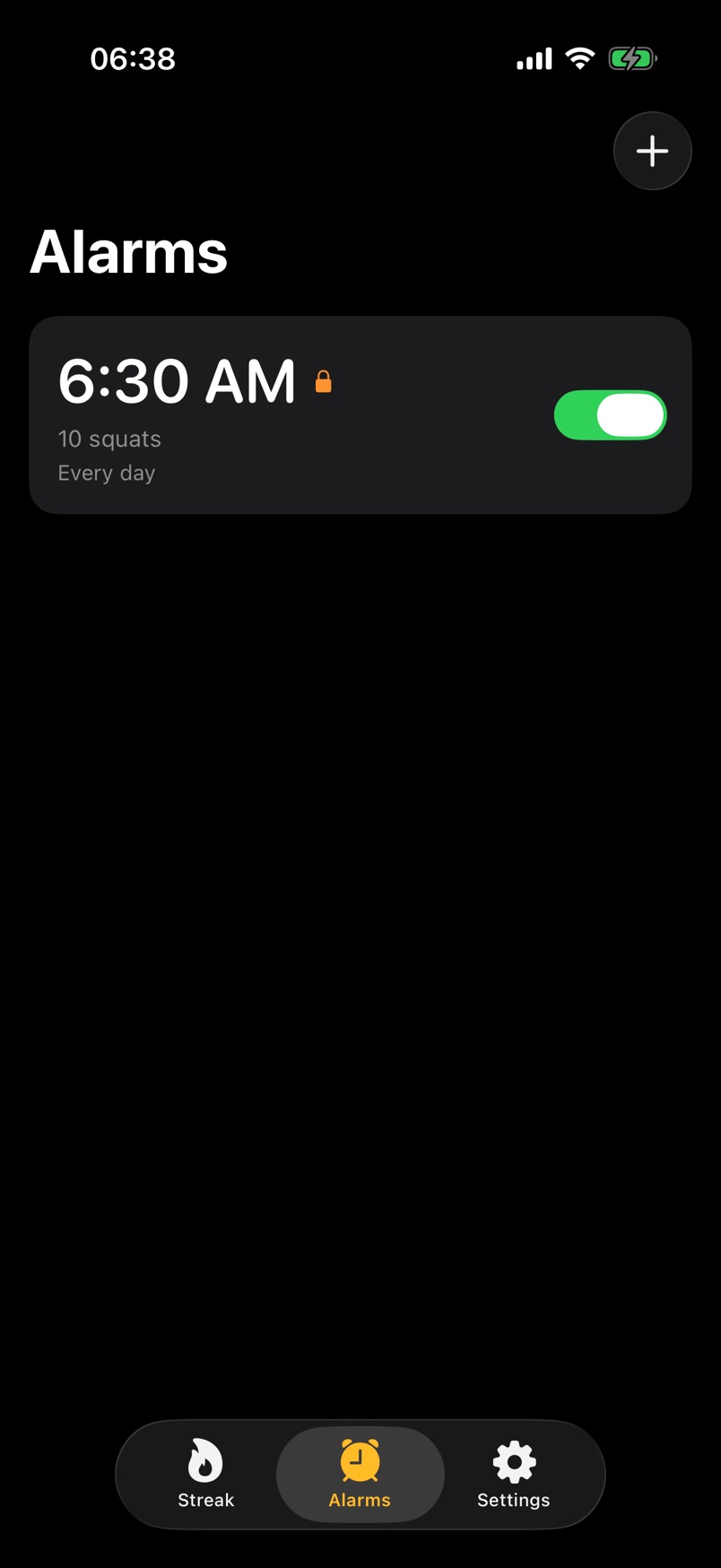 The Alarms tab in AlarmStreak: the alarm time, its mission and the on/off switch.